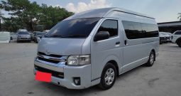 TOYOTA 2WD 2017 3.0 MT COMMUTER SILVER 1990