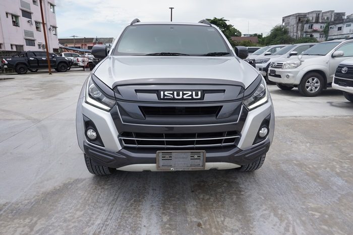 ISUZU 4WD 2018 3.0 AT DOUBLE CAB SILVER 639 full