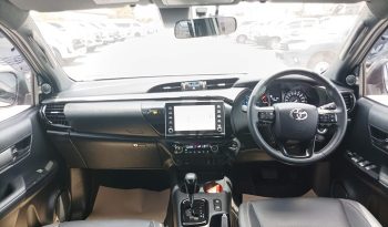 REVO ROCCO 4WD 2021 2.8G AT DOUBLE CAB WHITE 6736 full