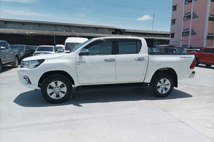 REVO 2WD 2015 2.4G AT DOUBLE CAB WHITE 8583 full