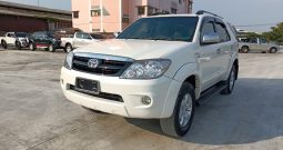 TOYOTA 4WD 2005 2.7V AT FORTUNER WHIITE 6951