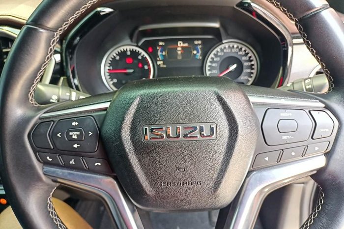 ISUZU 4WD 2020 3.0 AT DOUBLE BLACK 9998 full