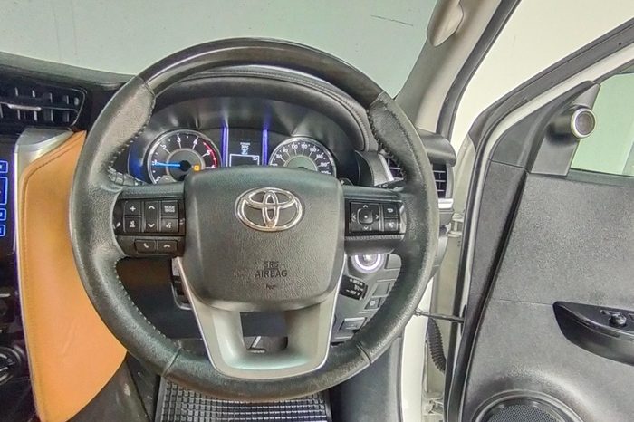 TOYOTA 4WD 2016 2.8V AT FORTUNER WHITE 3458 full