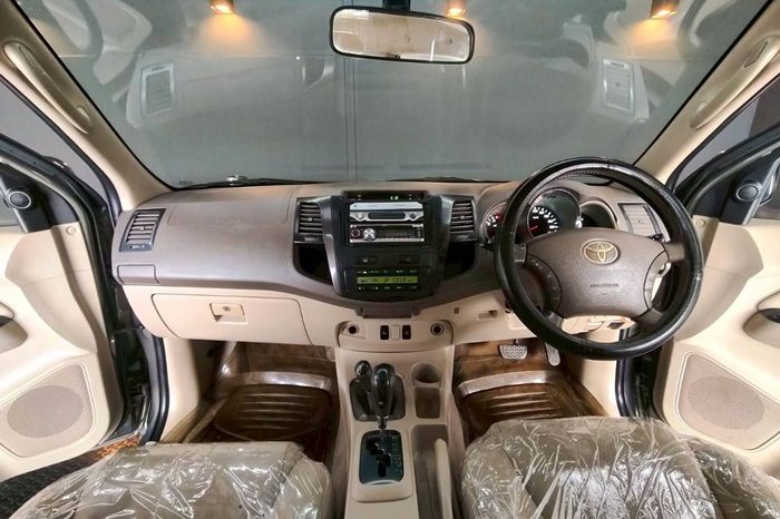 TOYOTA 4WD 2006 3.0V AT FORTUNER BRONZE 3172 full