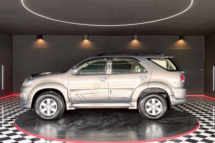 TOYOTA 4WD 2006 3.0V AT FORTUNER BRONZE 3172 full