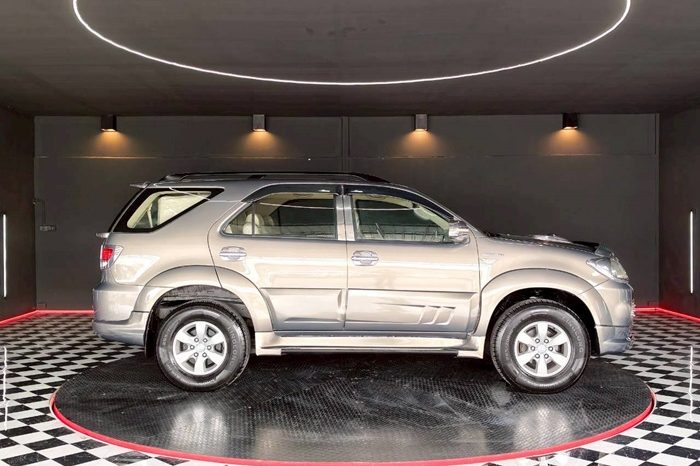 TOYOTA 4WD 2006 3.0V AT FORTUNER BRONZE 3172 full