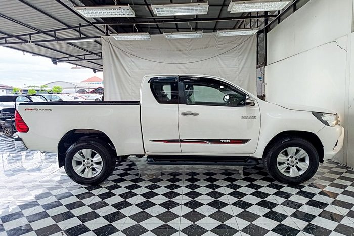 REVO 2WD 2016 2.4E AT DOUBLE CAB WHITE  5060 full