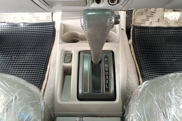 ISUZU 4WD 2005 3.0 AT SUV WHITE  3831 full