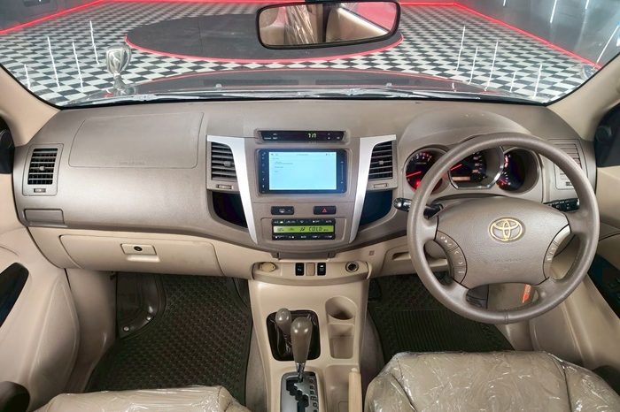 TOYOTA 4WD 2005 2.7V AT FORTUNER BRONZE 3025 full