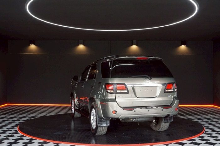 TOYOTA 4WD 2005 2.7V AT FORTUNER BRONZE 3025 full