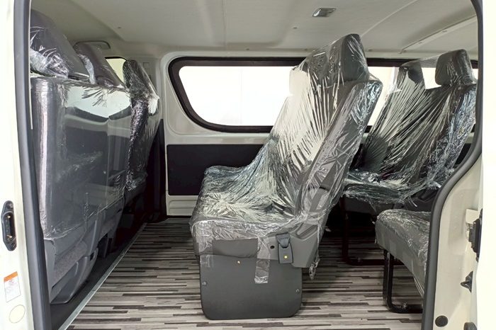 TOYOTA 2WD 2019 3.0 MT HIACE WHITE 9637 full