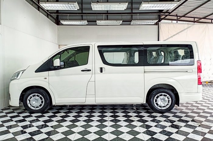 TOYOTA 2WD 2019 3.0 MT HIACE WHITE 9637 full