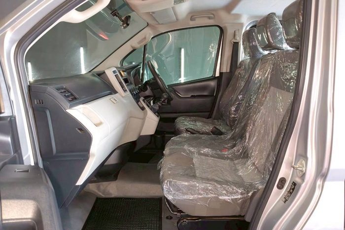 TOYOTA 2WD 2019 3.0 MT HIACE SILVER 9644 full