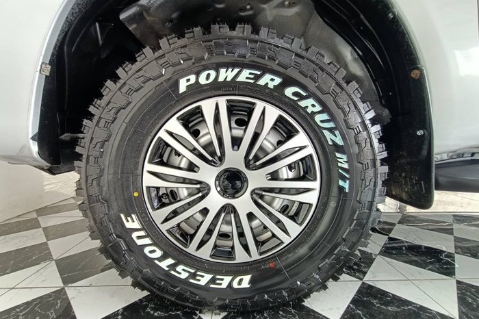 REVO 2WD 2018 2.4J MT STANDARD SILVER  3616 full
