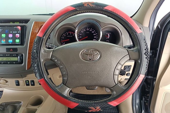 TOYOTA 4WD 2010 3.0V AT FORTUNER BLACK  3111 full