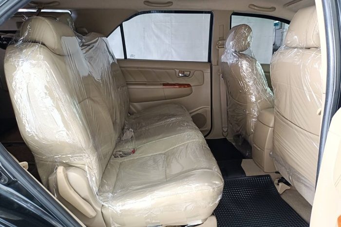 TOYOTA 4WD 2010 3.0V AT FORTUNER BLACK  3111 full