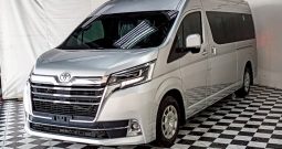TOYOTA 2020 2WD 2.8 AT COMMUTER SILVER 8079