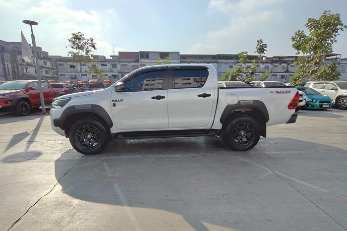 REVO PRE 2022 2.4E AT DOUBLE CAB WHITE  1791 full