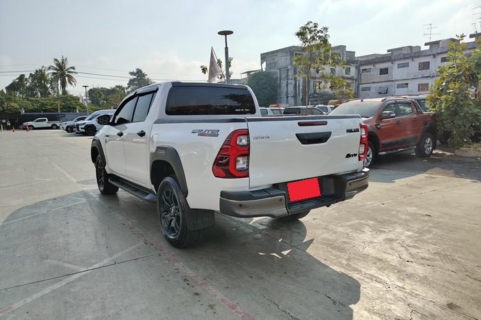 REVO PRE 2022 2.4E AT DOUBLE CAB WHITE  1791 full
