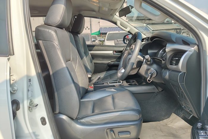 REVO PRE 2022 2.4E AT DOUBLE CAB WHITE  1791 full