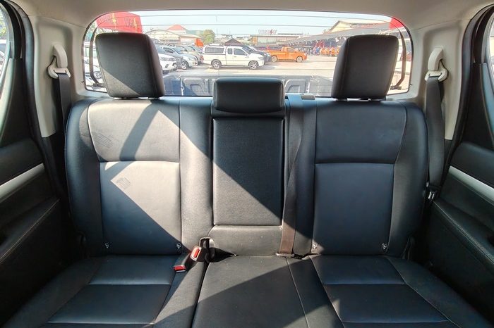 REVO PRE 2022 2.4E AT DOUBLE CAB WHITE  1791 full