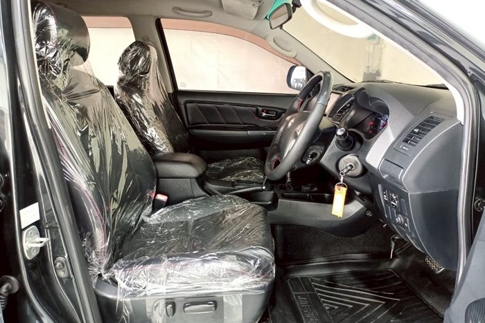TOYOTA 4WD 2013 3.0V AT FORTUNER BLACK  2308 full