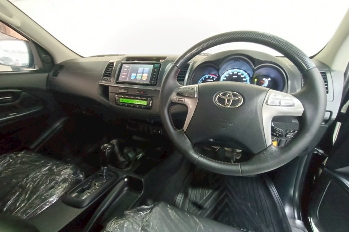 TOYOTA 4WD 2013 3.0V AT FORTUNER BLACK  2308 full