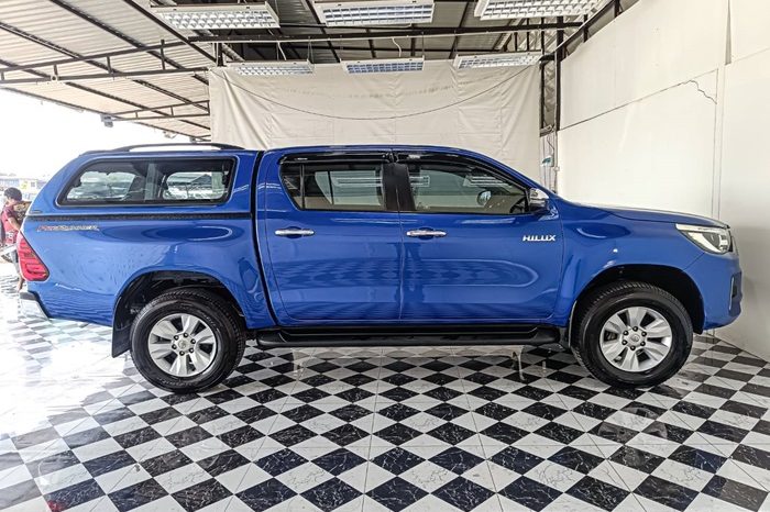 REVO PRE 2018 2.4E AT DOUBLE CAB BLUE  9603 full