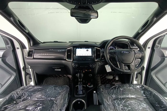 FORD 4WD 2019 2.0 AT SUV EVEREST WHITE  1765 full