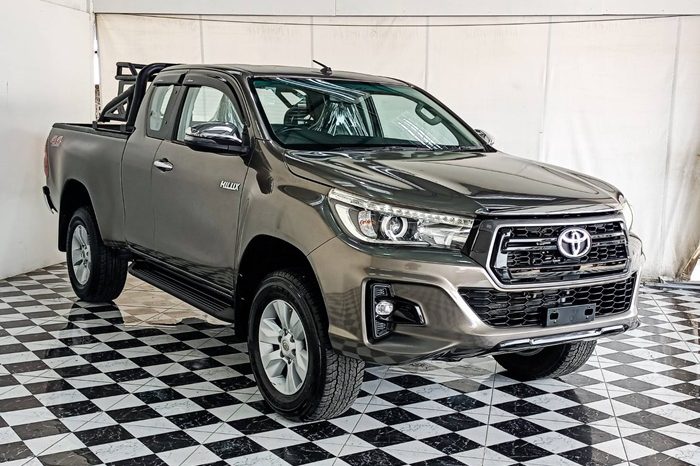 REVO 4WD 2018 2.4E MT SMART CAB BRONZE  15800 full