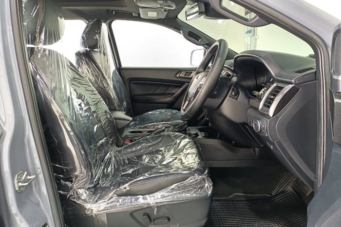 FORD 4WD 2019 2.0 AT SUV EVEREST DARK GREY  46 full