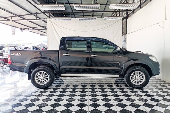 VIGO 4WD 2014 2.5E MT DOUBLE CAB BLACK  9875 full