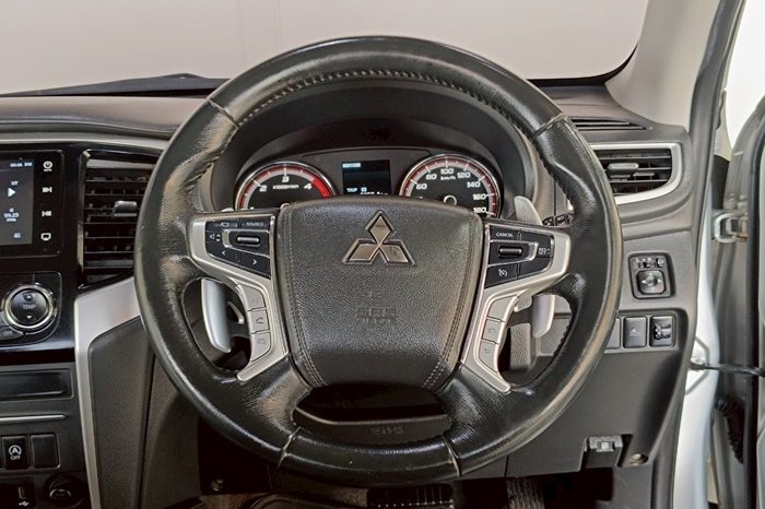 MITSUBISHI 4WD 2021 2.4 AT DOUBLE CAB SILVER  1770 full