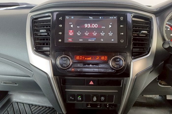 MITSUBISHI 4WD 2021 2.4 AT DOUBLE CAB SILVER  1770 full