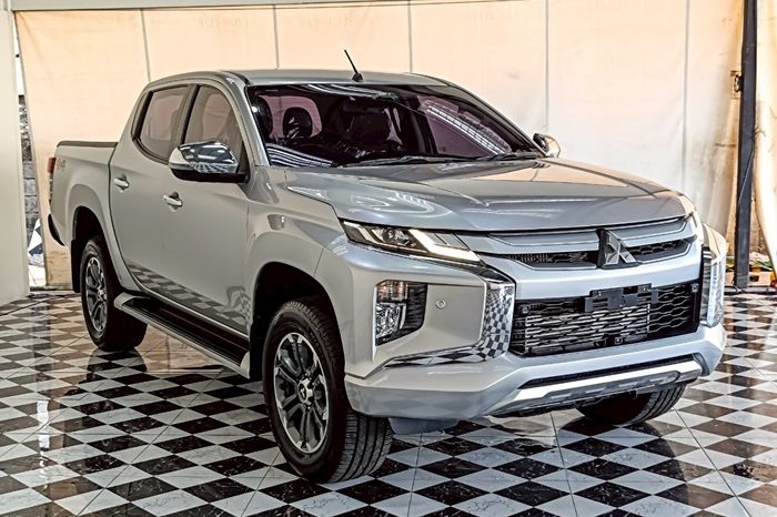MITSUBISHI 4WD 2021 2.4 AT DOUBLE CAB SILVER  1770 full