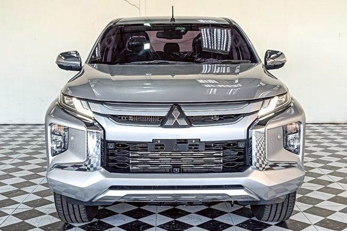 MITSUBISHI 4WD 2021 2.4 AT DOUBLE CAB SILVER  1770 full