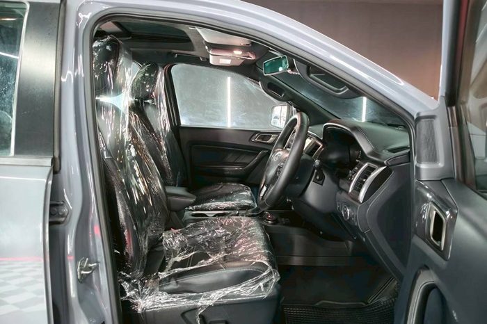 FORD 4WD 2019 2.0 AT SUV EVEREST DARK GREY  46 full