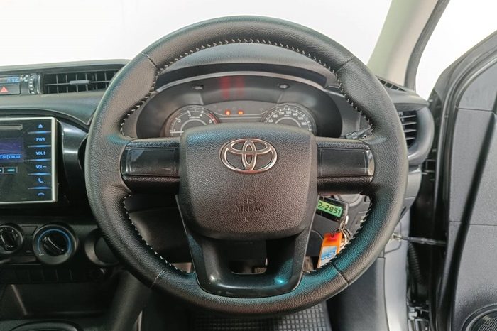 REVO 2WD 2018 2.4J MT STANDARD DARK GREY  2951 full