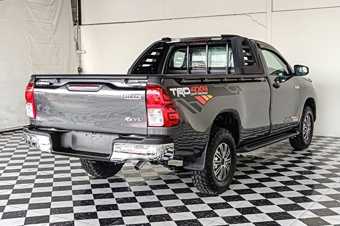 REVO 2WD 2018 2.4J MT STANDARD DARK GREY  2951 full