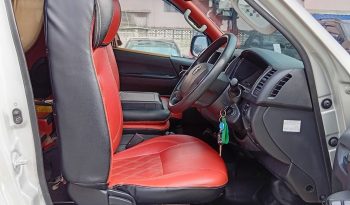 TOYOTA 2WD 2019 3.0 MT COMMUTER SILVER  2440 full