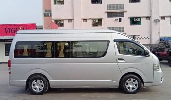 TOYOTA 2WD 2019 3.0 MT COMMUTER SILVER  2440 full