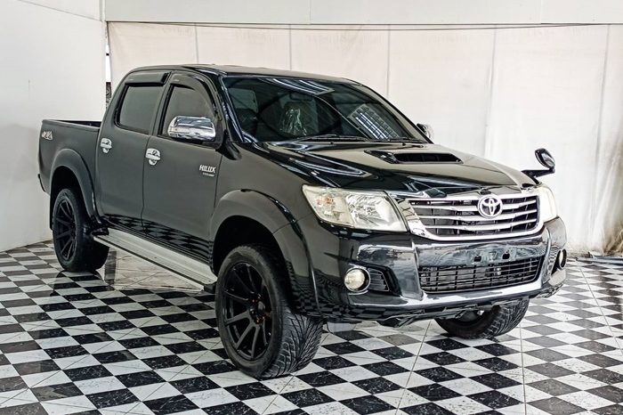 VIGO 4WD 2012 2.5E MT DOUBLE CAB BLACK  8970 full