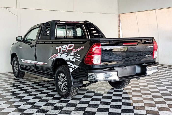 REVO 2WD 2018 2.4J MT STANDARD BLACK  1508 full