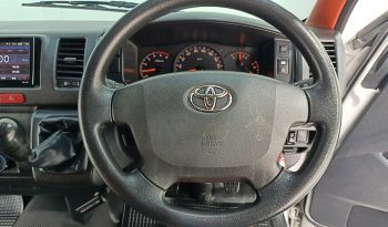 TOYOTA 2WD 2019 3.0 MT COMMUTER SILVER  2440 full