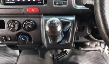 TOYOTA 2WD 2019 3.0 MT COMMUTER SILVER  2440 full