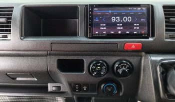 TOYOTA 2WD 2019 3.0 MT COMMUTER SILVER  2440 full