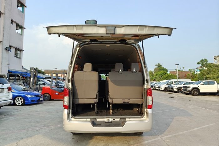 NISSA 2WD 2018 2.5 MT COMMUTER SILVER 4581 full