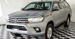 REVO 4WD 2016 2.4E MT SMART CAB SILVER  521