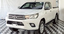 REVO 4WD 2016 2.4E MT SMART CAB WHITE  581