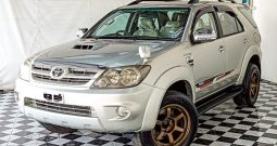 TOYOTA 4WD 2007 3.0V AT FORTUNER SILVER  6847